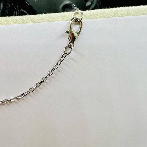 NWT Harriet Ave Iridescent Rhinestone Bead Silver Tone Chain Necklace - Picture 10 of 12